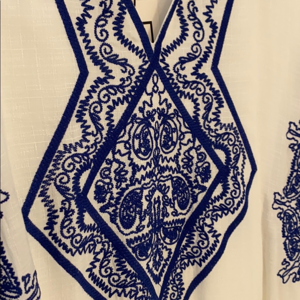 Short sleeve embroidered dress